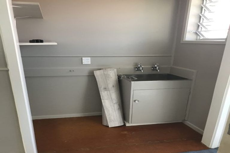 Photo of property in 2/4 Glasgow Street, St Andrews, Hamilton, 3200