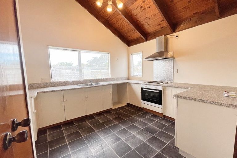 Photo of property in 51 Oreil Avenue, West Harbour, Auckland, 0618