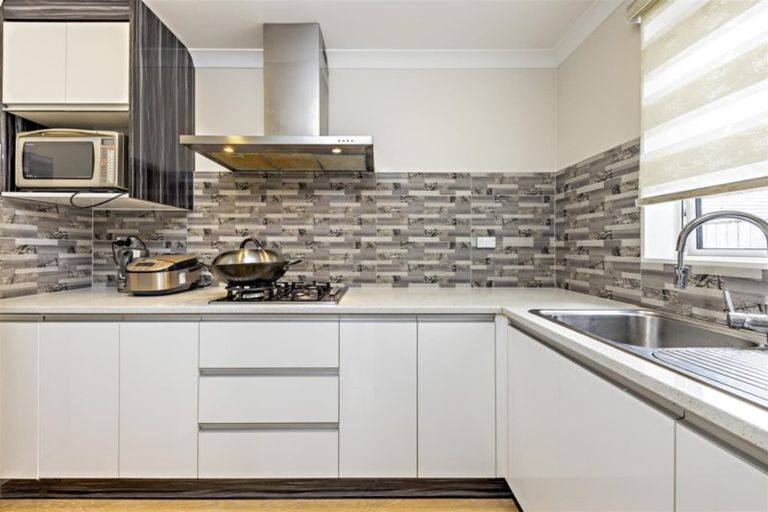 Photo of property in 16 Kerrykeel Drive, Flat Bush, Auckland, 2019