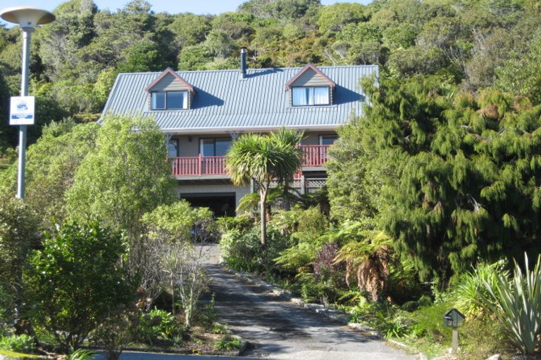 Photo of property in 30 Stanton Crescent, Karoro, Greymouth, 7805