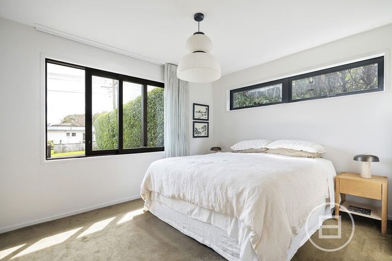 Photo of property in 4 Renata Crescent, Te Atatu Peninsula, Auckland, 0610