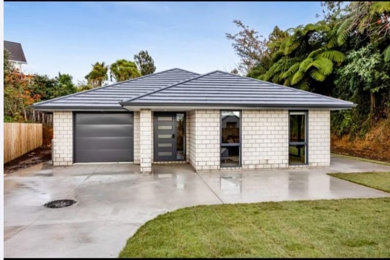 Photo of property in 10a Winstone Place, Highlands Park, New Plymouth, 4312