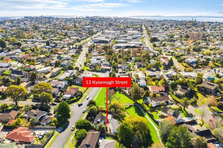 Photo of property in 13 Kyeemagh Street, Botany Downs, Auckland, 2010