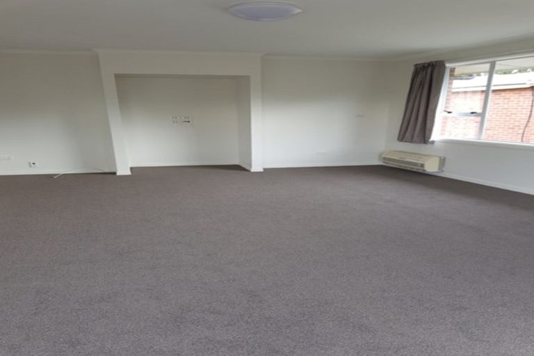 Photo of property in 17 Haslett Place, Upper Riccarton, Christchurch, 8041