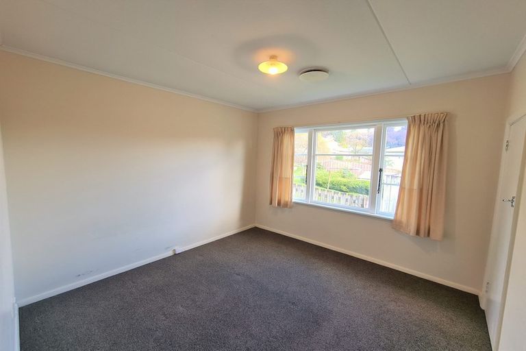 Photo of property in 27 Fraser Street, Wainuiomata, Lower Hutt, 5014