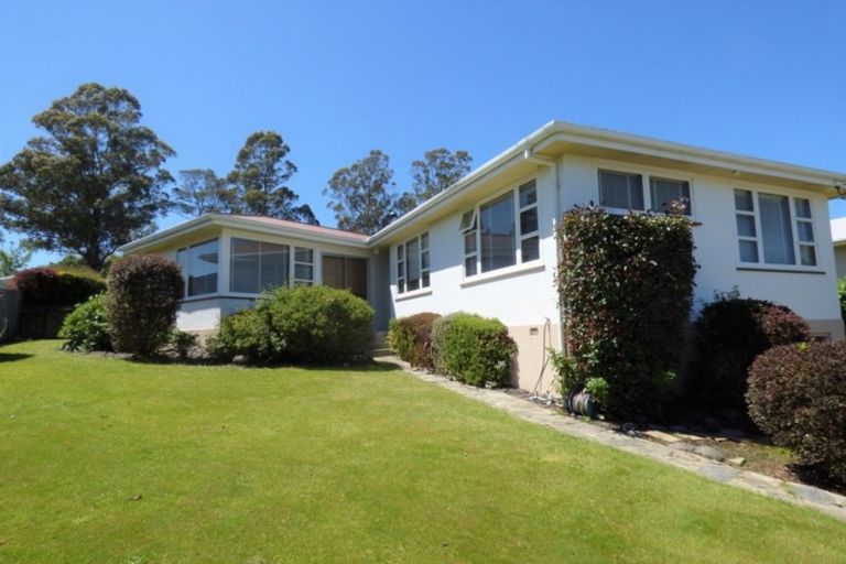 Photo of property in 14 Oxford Street, Holmes Hill, Oamaru, 9401