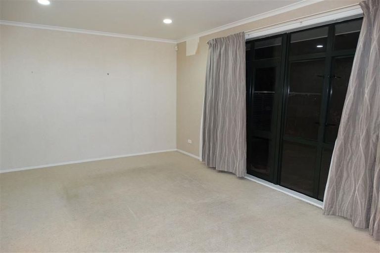 Photo of property in Tuscany Towers, 79/1 Ambrico Place, New Lynn, Auckland, 0600