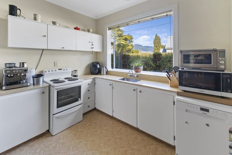 Photo of property in 108 Fairfax Street, Murchison, 7007