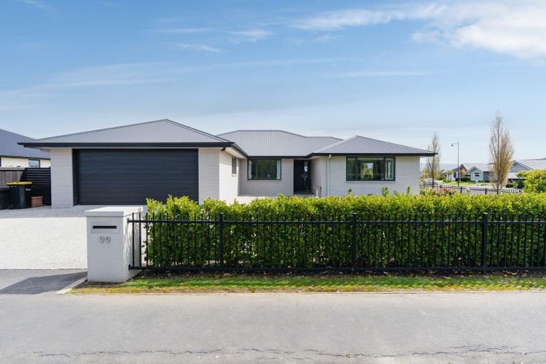 Photo of property in 99 Wingatui Road, Mosgiel, 9024
