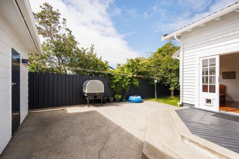 Photo of property in 6 Rosalie Terrace, Kelvin Grove, Palmerston North, 4414