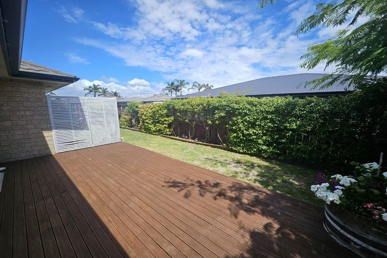 Photo of property in 16 Horokaka Place, Papamoa Beach, Papamoa, 3118