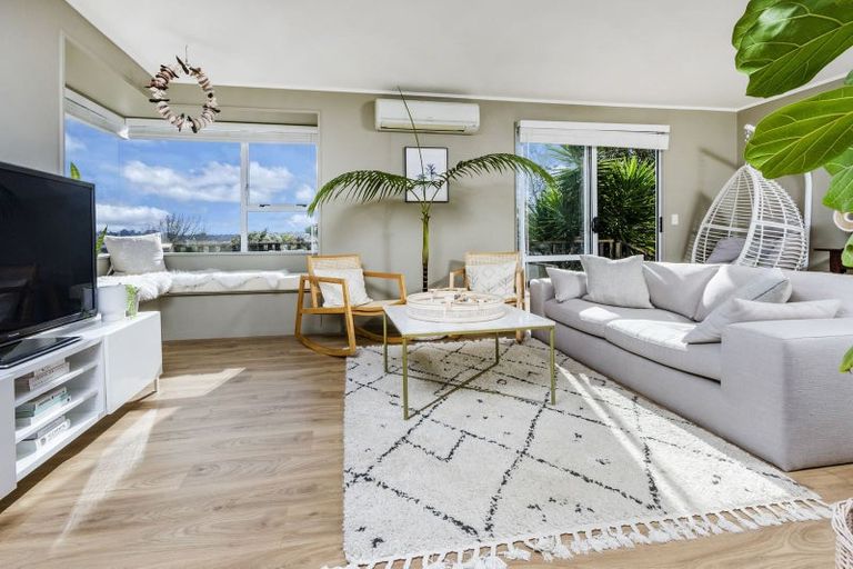 Photo of property in 1/348 Glenfield Road, Glenfield, Auckland, 0629