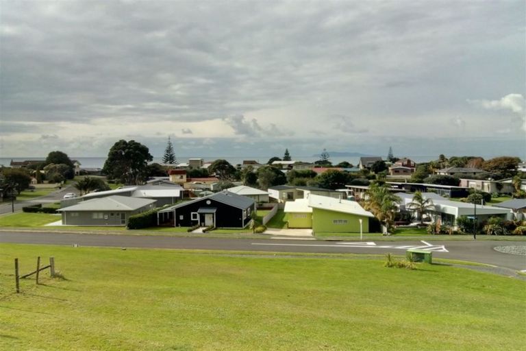 Photo of property in 4 Ross Place, Whiritoa, Whangamata, 3691