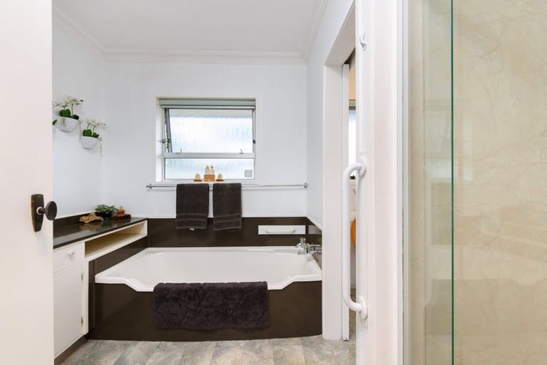 Photo of property in 1 Coach Drive, Otumoetai, Tauranga, 3110