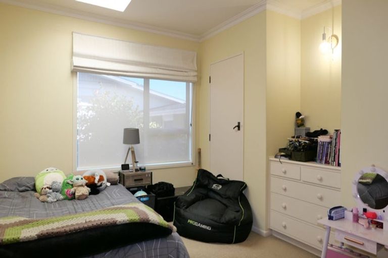 Photo of property in 8 Tui Crescent, Waikanae, 5036