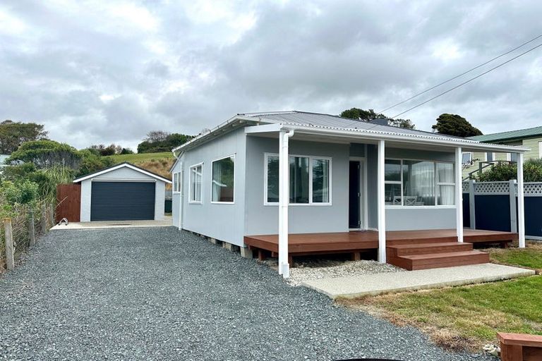 Photo of property in 32 Esplanade, Kaka Point, Balclutha, 9271