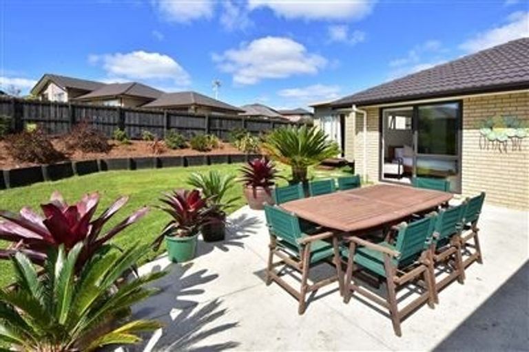 Photo of property in 19 Seamount Drive, Red Beach, 0932