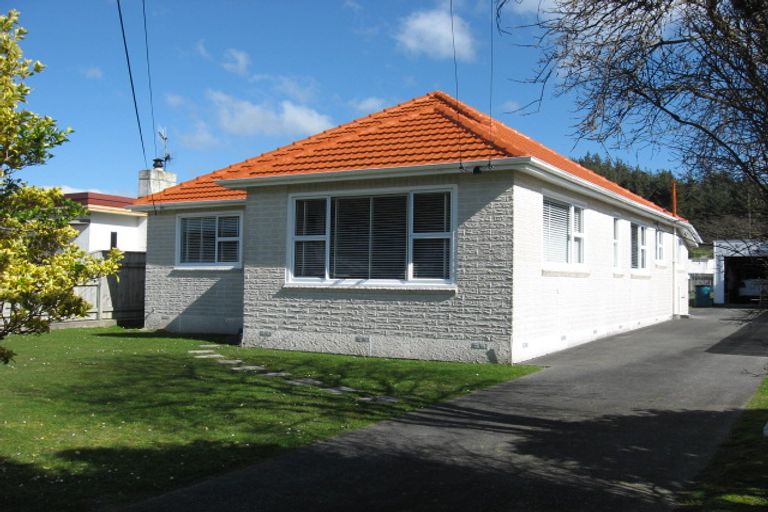 Photo of property in 60 Bledisloe Crescent, Wainuiomata, Lower Hutt, 5014