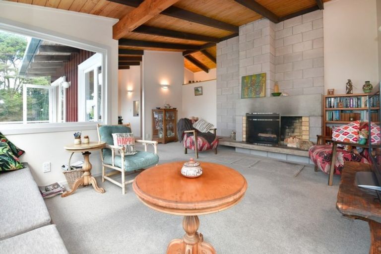 Photo of property in 20 Glenelg Road, Red Beach, 0932