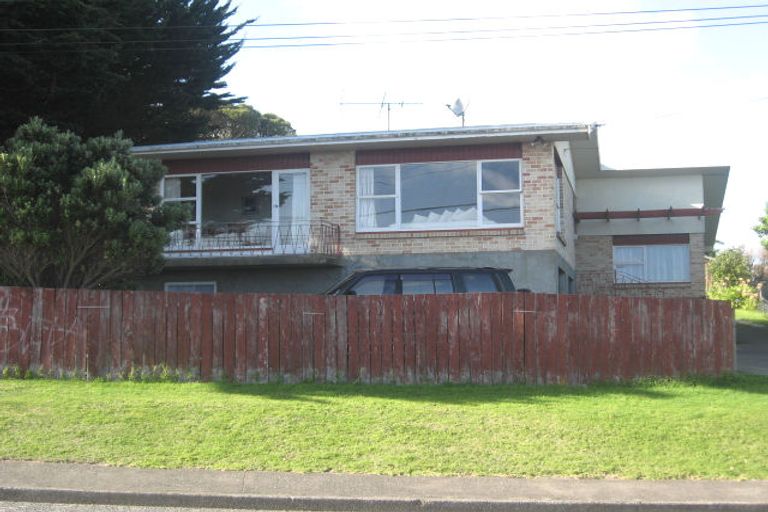 Photo of property in 8 Thornley Street, Titahi Bay, Porirua, 5022