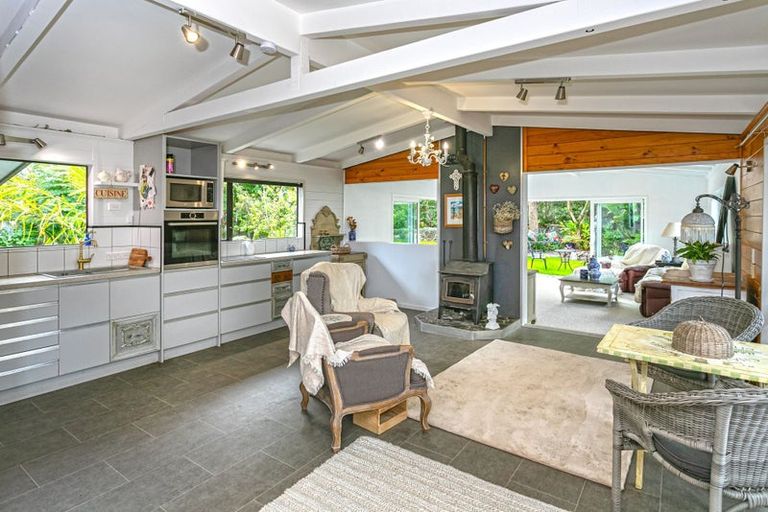 Photo of property in 15 Puriri Place, Tuateawa, Coromandel, 3583