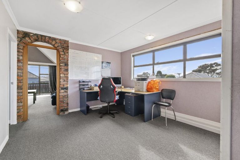 Photo of property in 16 Douglas Street, Hawera, 4610