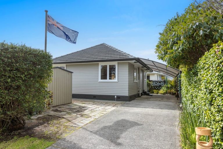 Photo of property in 26 Durham Street, Te Atatu Peninsula, Auckland, 0610