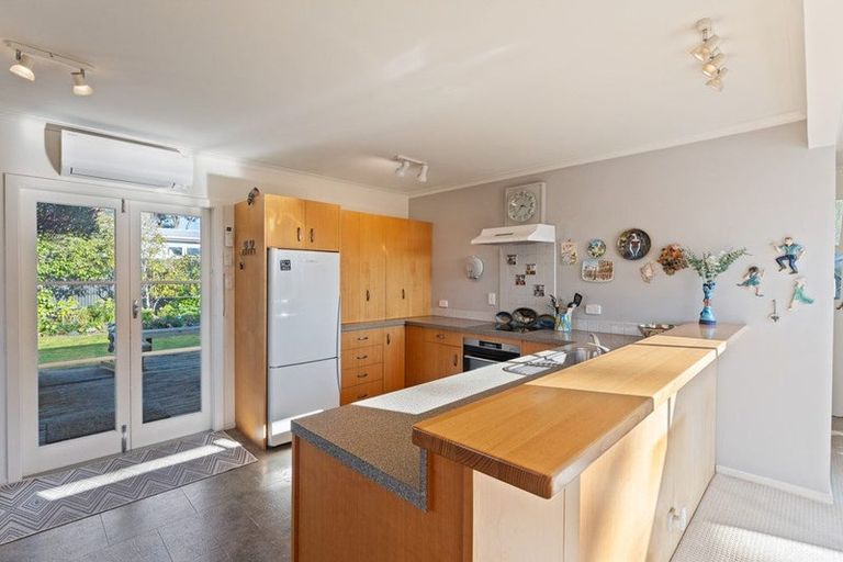 Photo of property in 38 Queens Road, Waikanae Beach, Waikanae, 5036