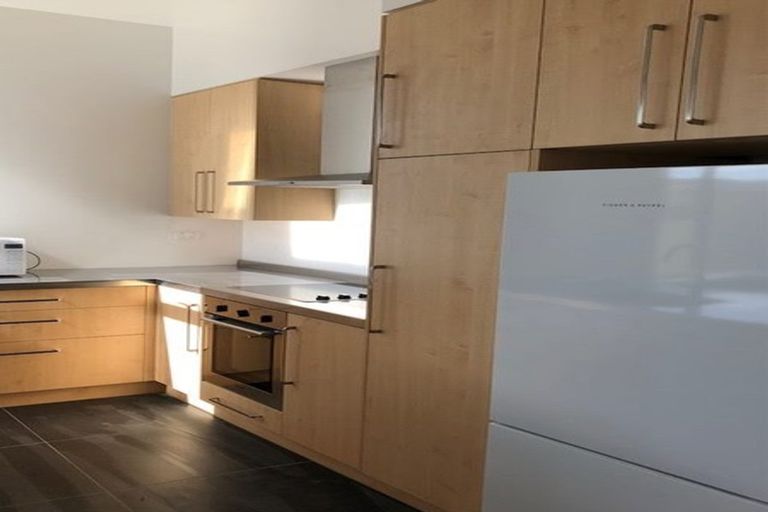 Photo of property in 136 Brougham Street, Mount Victoria, Wellington, 6011