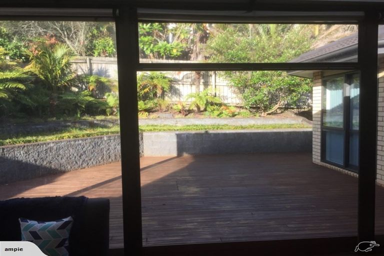 Photo of property in 17 Ohau Court, Fairview Heights, Auckland, 0632