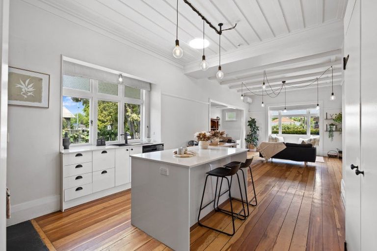 Photo of property in 932 Heaphy Terrace, Fairfield, Hamilton, 3214