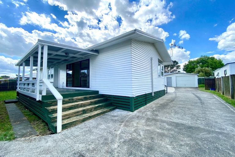 Photo of property in 6 Saint Johns Avenue, Tuakau, 2121