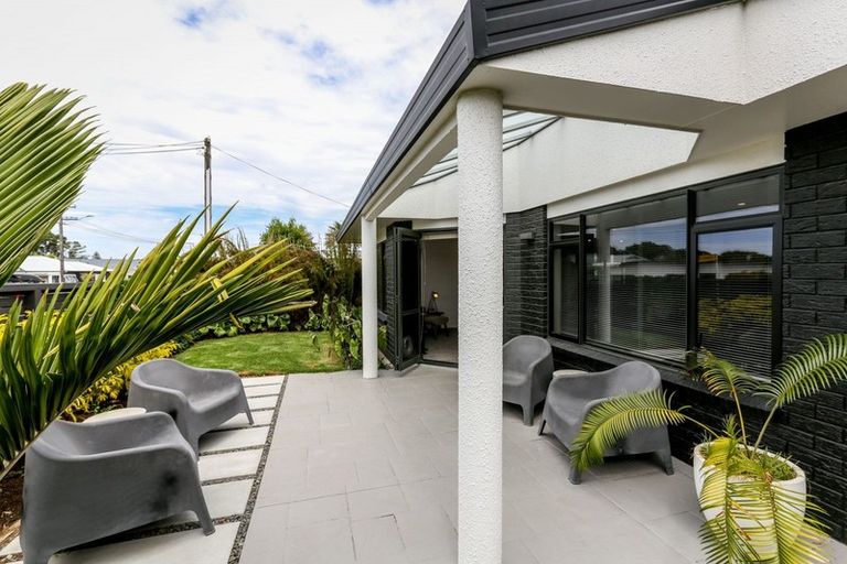 Photo of property in 24 Sackville Street, Fitzroy, New Plymouth, 4312