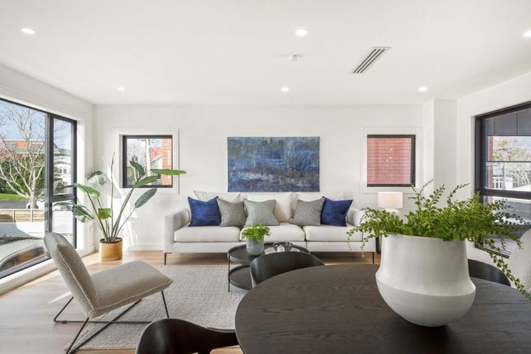 Photo of property in 16b Egremont Street, Belmont, Auckland, 0622