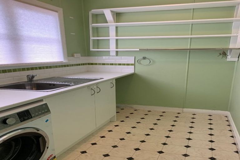 Photo of property in 8 Henry Street, Ebdentown, Upper Hutt, 5018