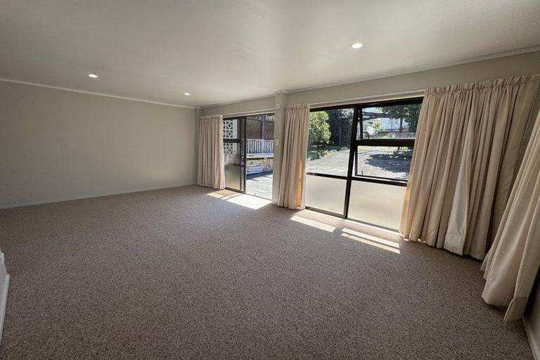Photo of property in 55 Blakeborough Drive, Forrest Hill, Auckland, 0620