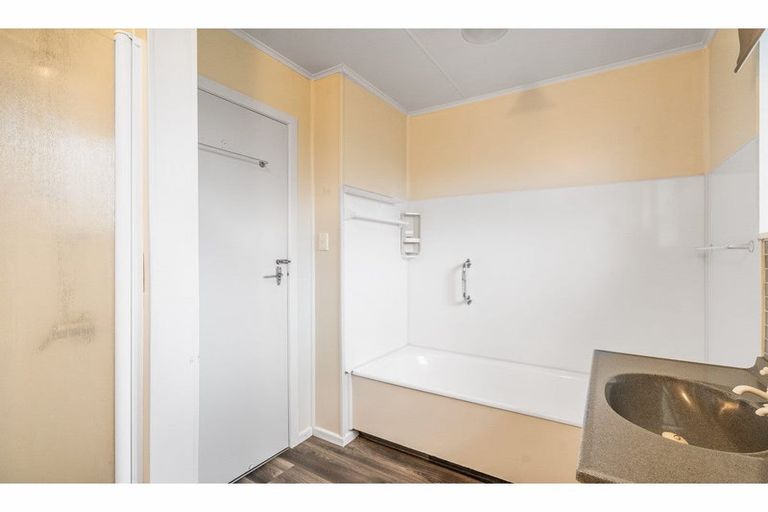 Photo of property in 66 Renfrew Street, Waikiwi, Invercargill, 9810