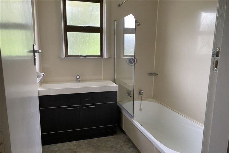 Photo of property in 70 Wood Street, Takaro, Palmerston North, 4410