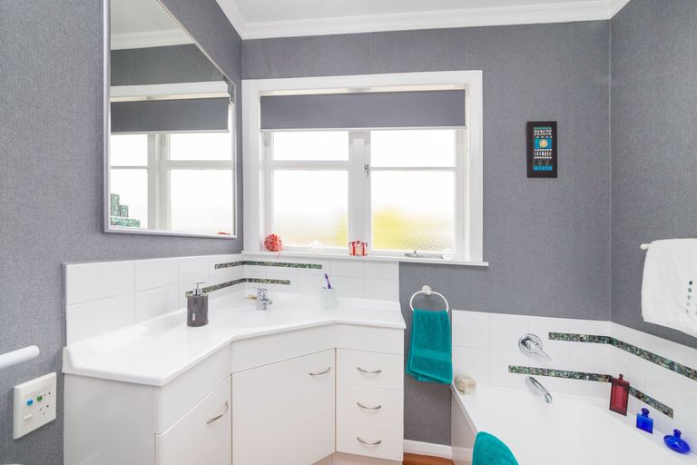 Photo of property in 3 Wincanton Place, Awapuni, Palmerston North, 4412