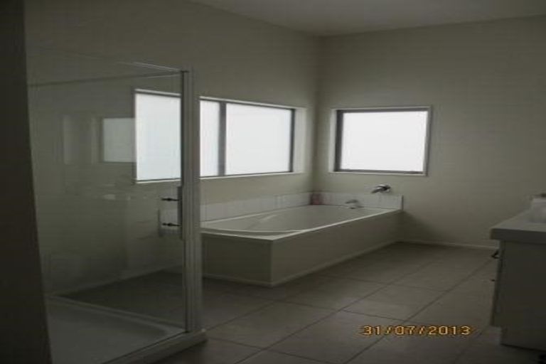 Photo of property in 32 Erlestoke Crescent, Churton Park, Wellington, 6037