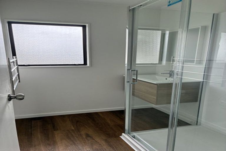 Photo of property in 2/70 Kelvin Road, Papakura, 2110