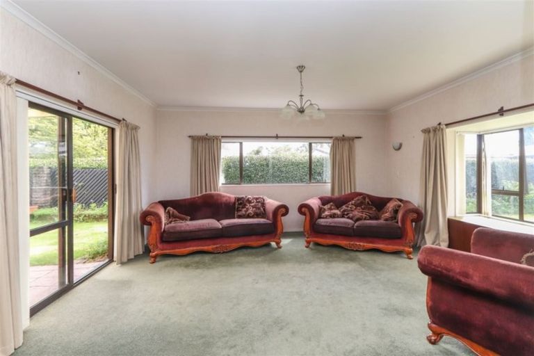 Photo of property in 16 Tainui Terrace, Inglewood, 4330