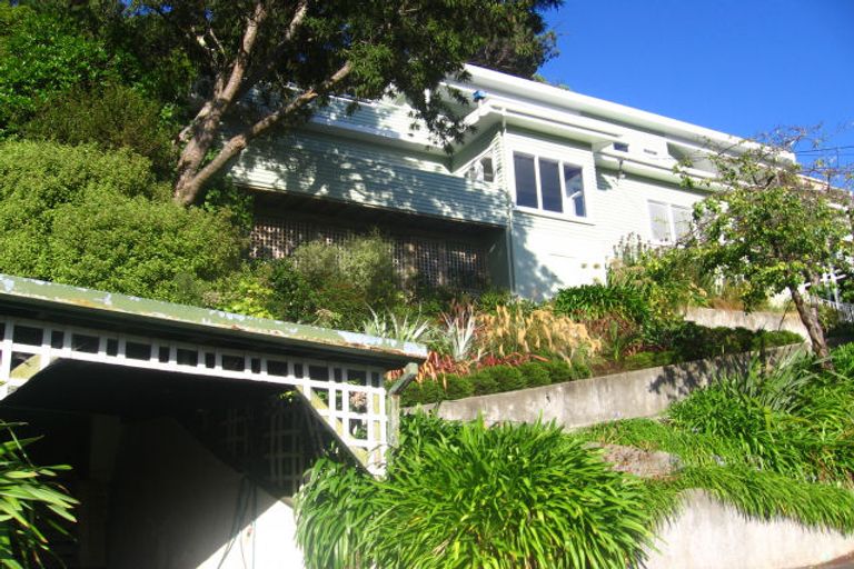 Photo of property in 39 Walter Road, Lowry Bay, Lower Hutt, 5013