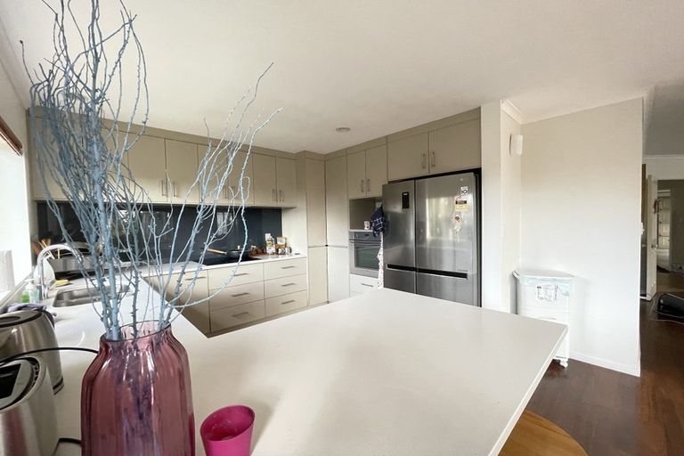 Photo of property in 30 Venus Place, Half Moon Bay, Auckland, 2012