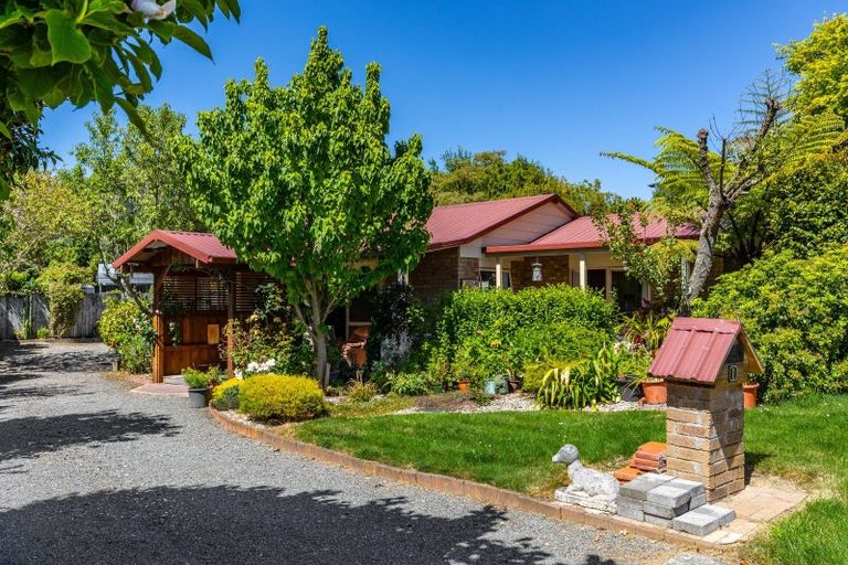 Photo of property in 1 Whitby Close, Waikawa, Picton, 7220