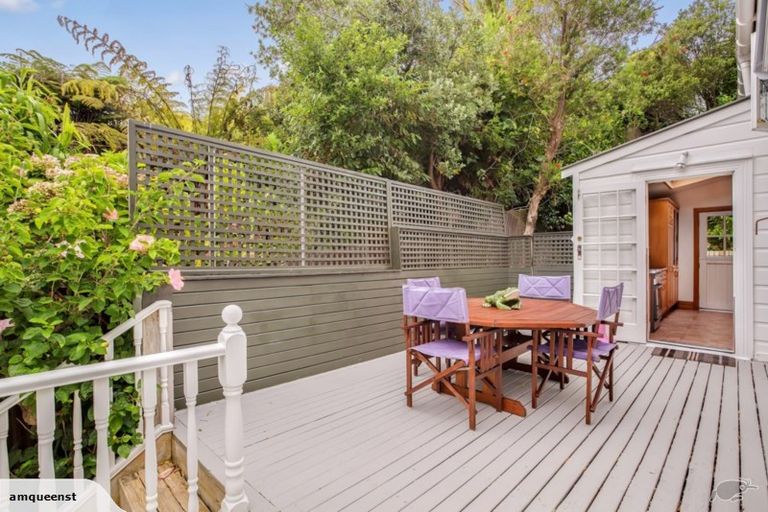 Photo of property in 36 Queen Street, Northcote Point, Auckland, 0627