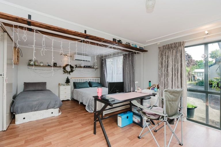 Photo of property in 17 Kentucky Crescent, Nawton, Hamilton, 3200