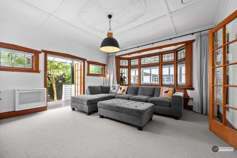 Photo of property in 28 Ludlam Crescent, Woburn, Lower Hutt, 5010