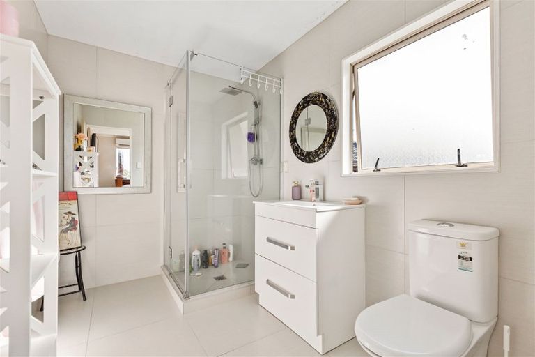 Photo of property in 51 Broadfield Street, Massey, Auckland, 0614