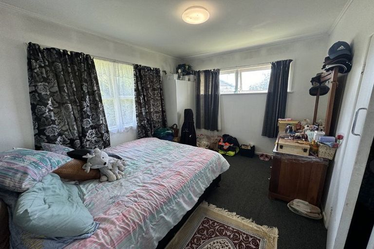 Photo of property in 10 Raglan Street, Mangere East, Auckland, 2024
